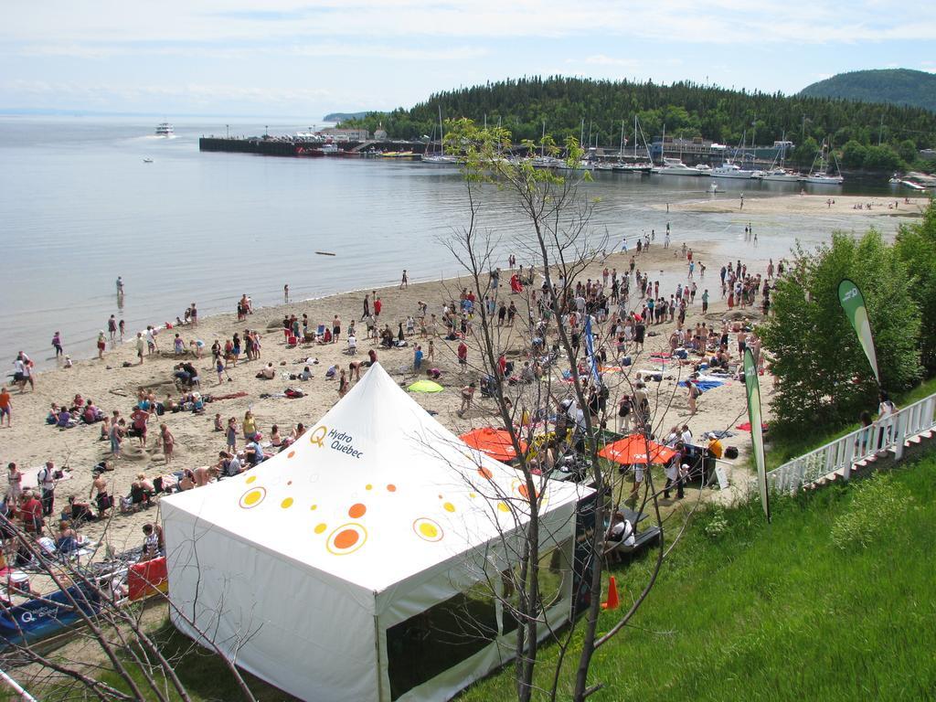 Hotel Le Pionnier Tadoussac Exterior foto