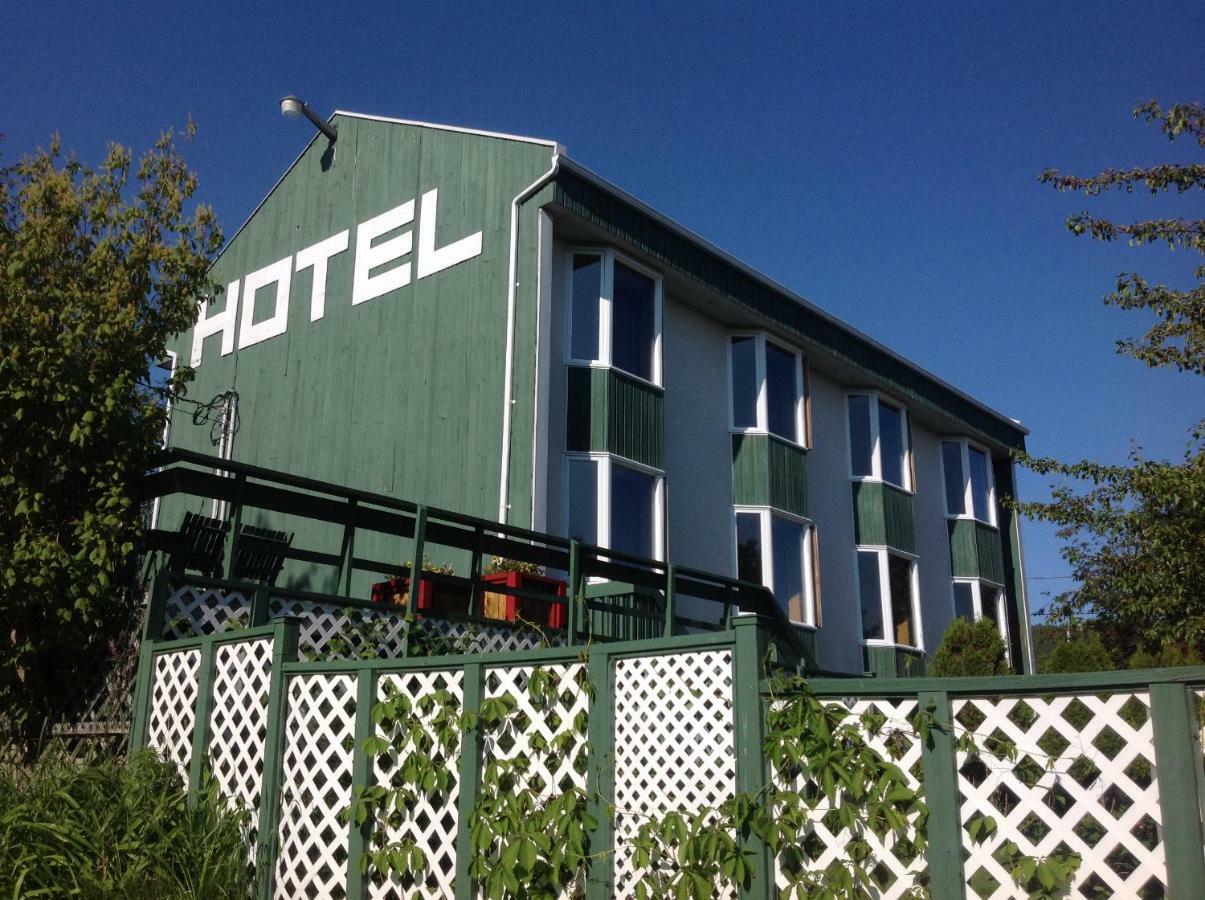 Hotel Le Pionnier Tadoussac Exterior foto